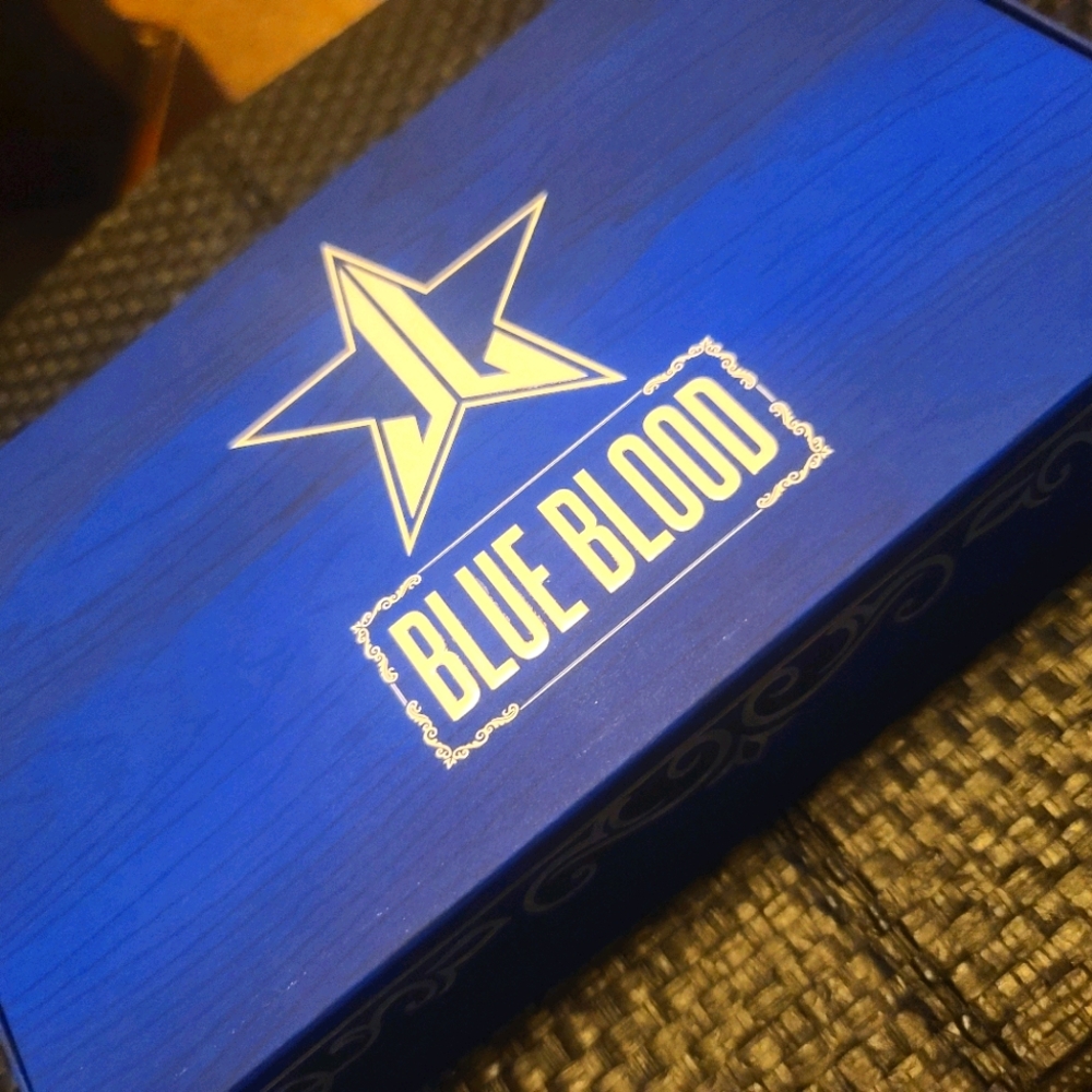 Jeffree Star Blue Blood Palette